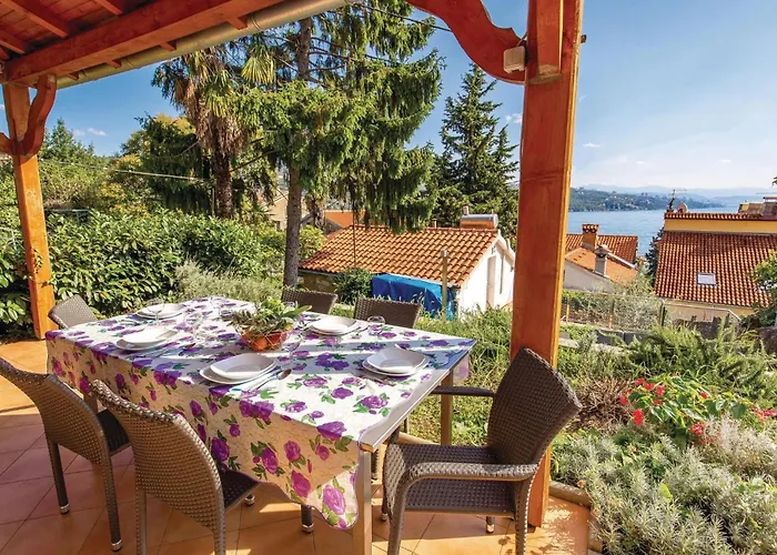 Case de vacanță Cozy In With Wifi